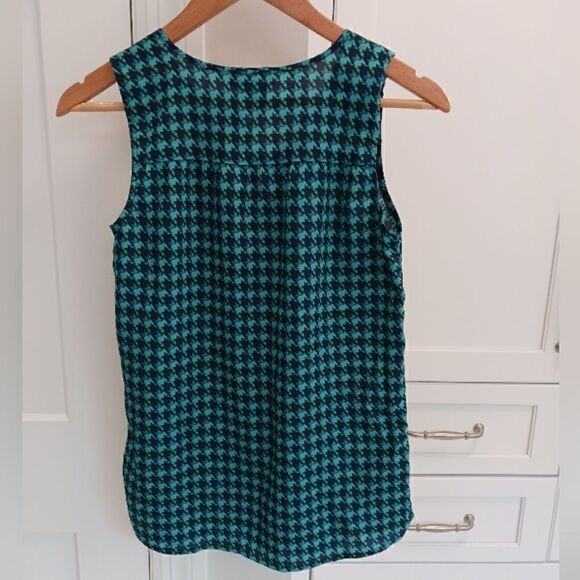 Van Heusen Silky Tank Top Split Neck Flowy Teal Blue - Picture 4 of 9